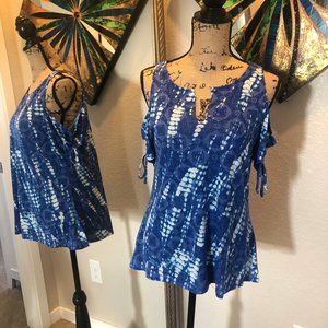 Cold shoulder, short, tie sleeve top